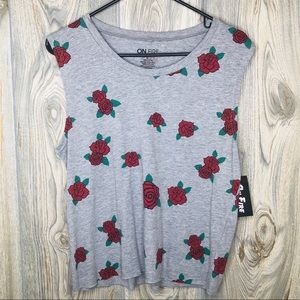 ‼️BRAND NEW ‼️ Gray Red Rose Muscle Tee